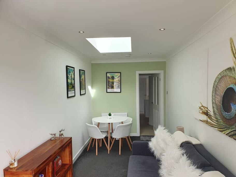 The Elfin- Lovely 1 Bedroom - Free Parking 앨런다리 외부 사진